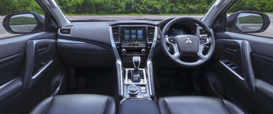 Торпедо Mitsubishi Pajero Sport 2019 года  (TH) (фото 23 из 40)